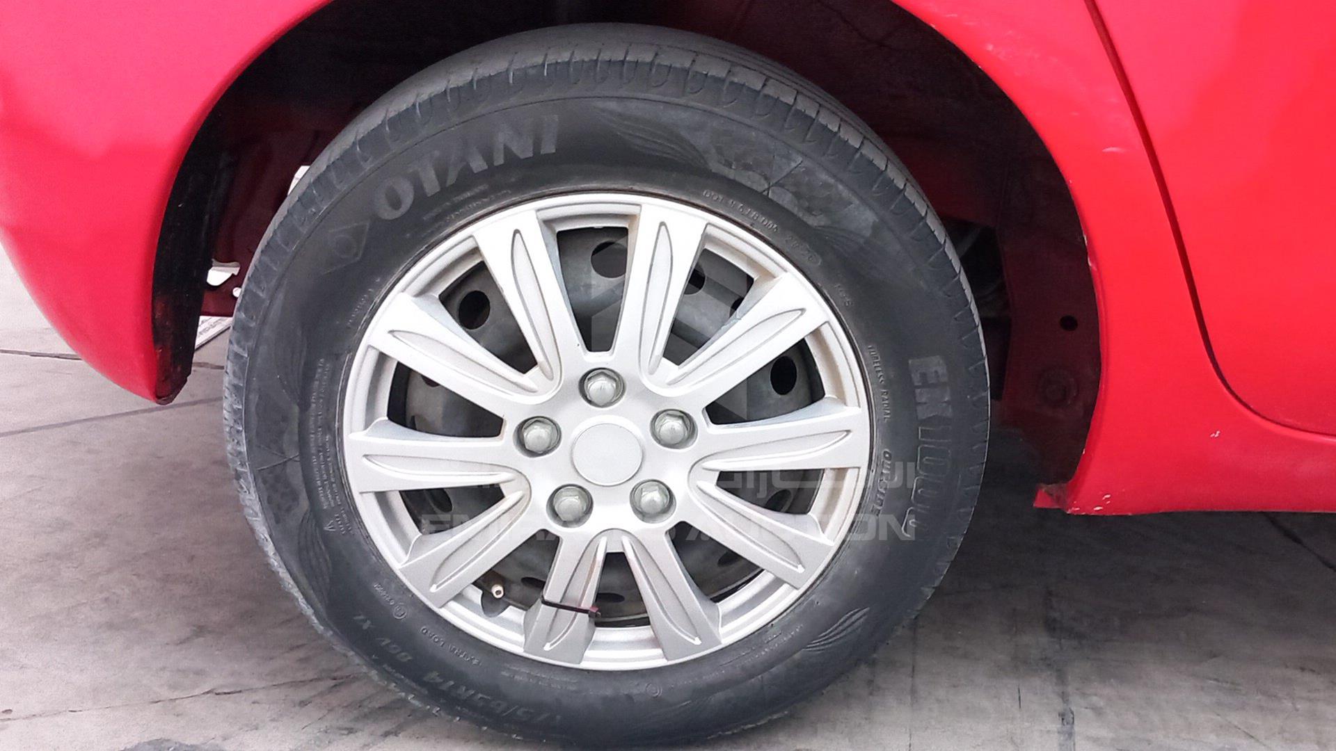 2009 TOYOTA YARIS VIN: JTDKW923995117837