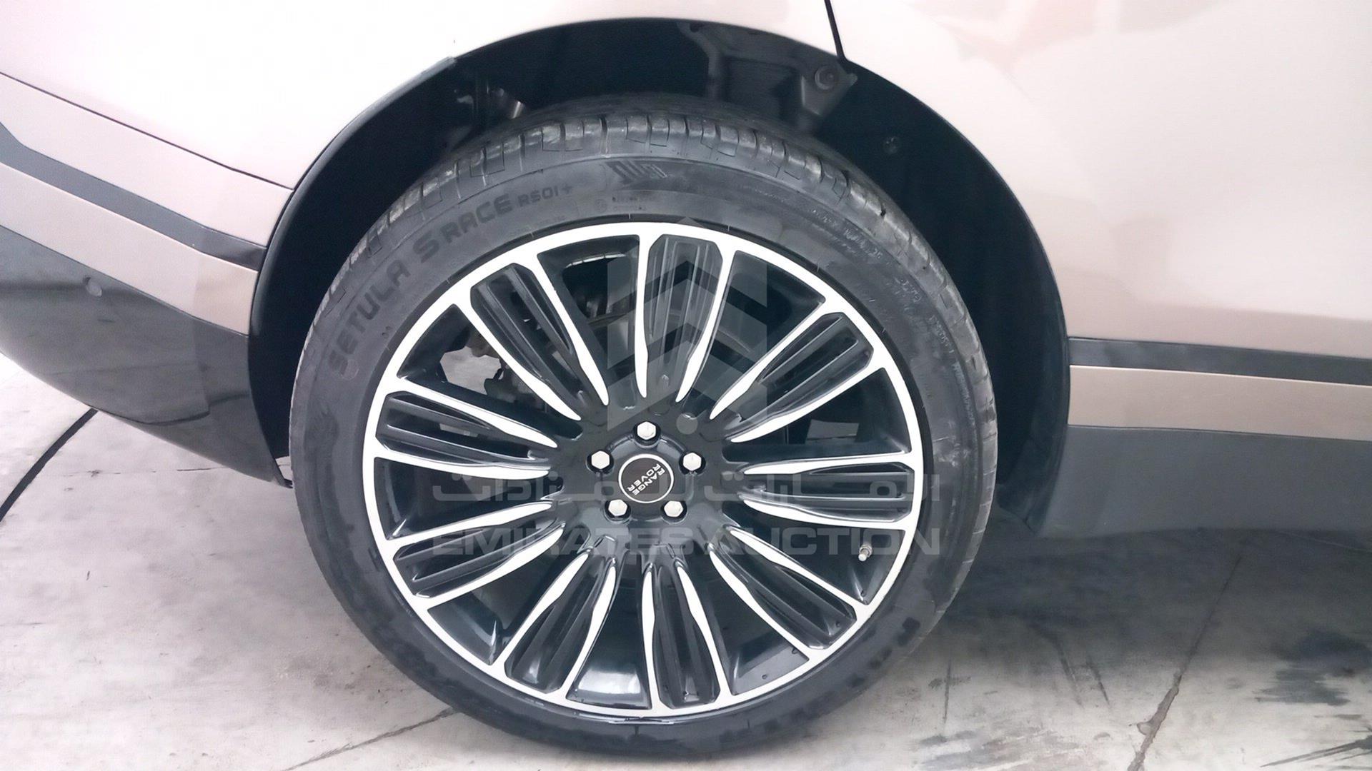 2019 RANGE ROVER VELAR VIN: SALYA2BX7KA223325