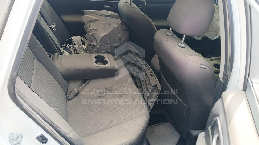 نيسان التيما 2015 — زاوية الراكب الخلفي اليمنى — صورة 20