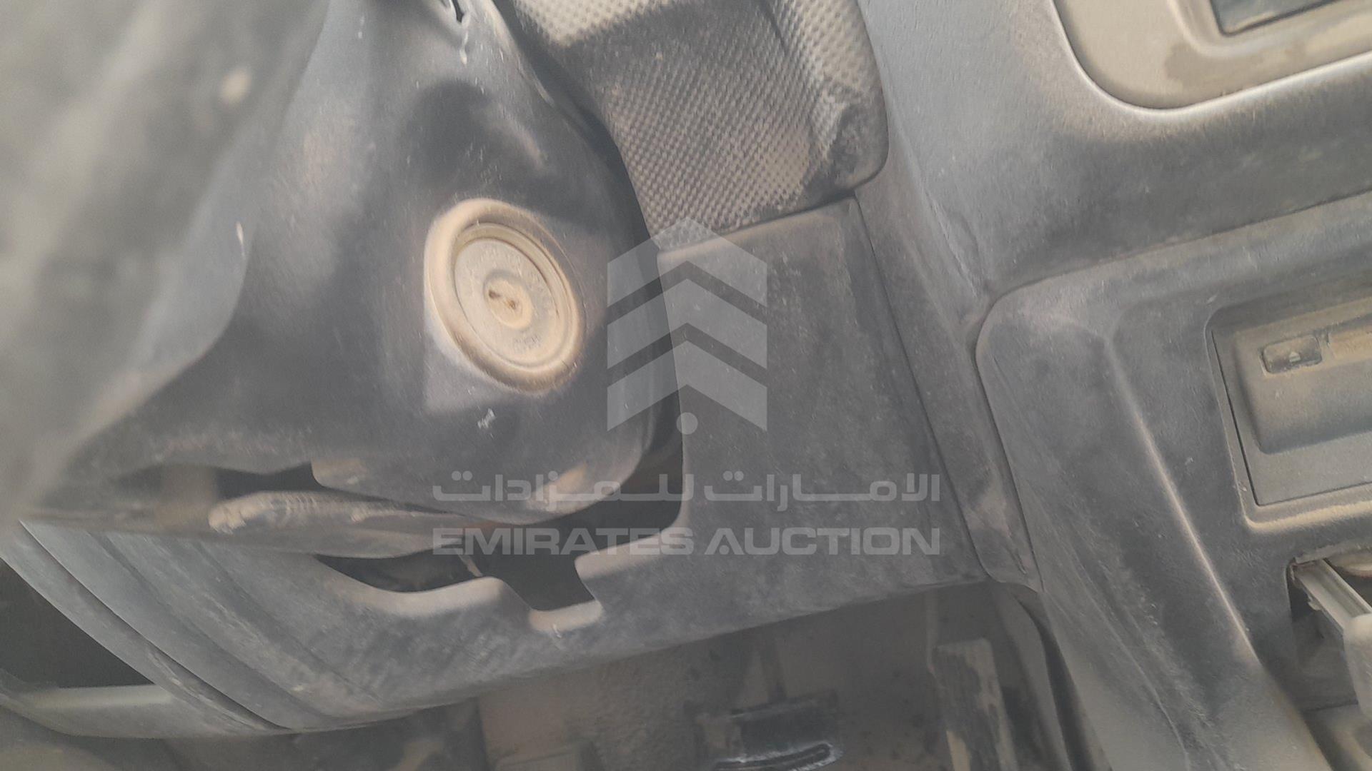 2003 MITSUBISHI PAJERO VIN: JMYLRH77W3Z704284