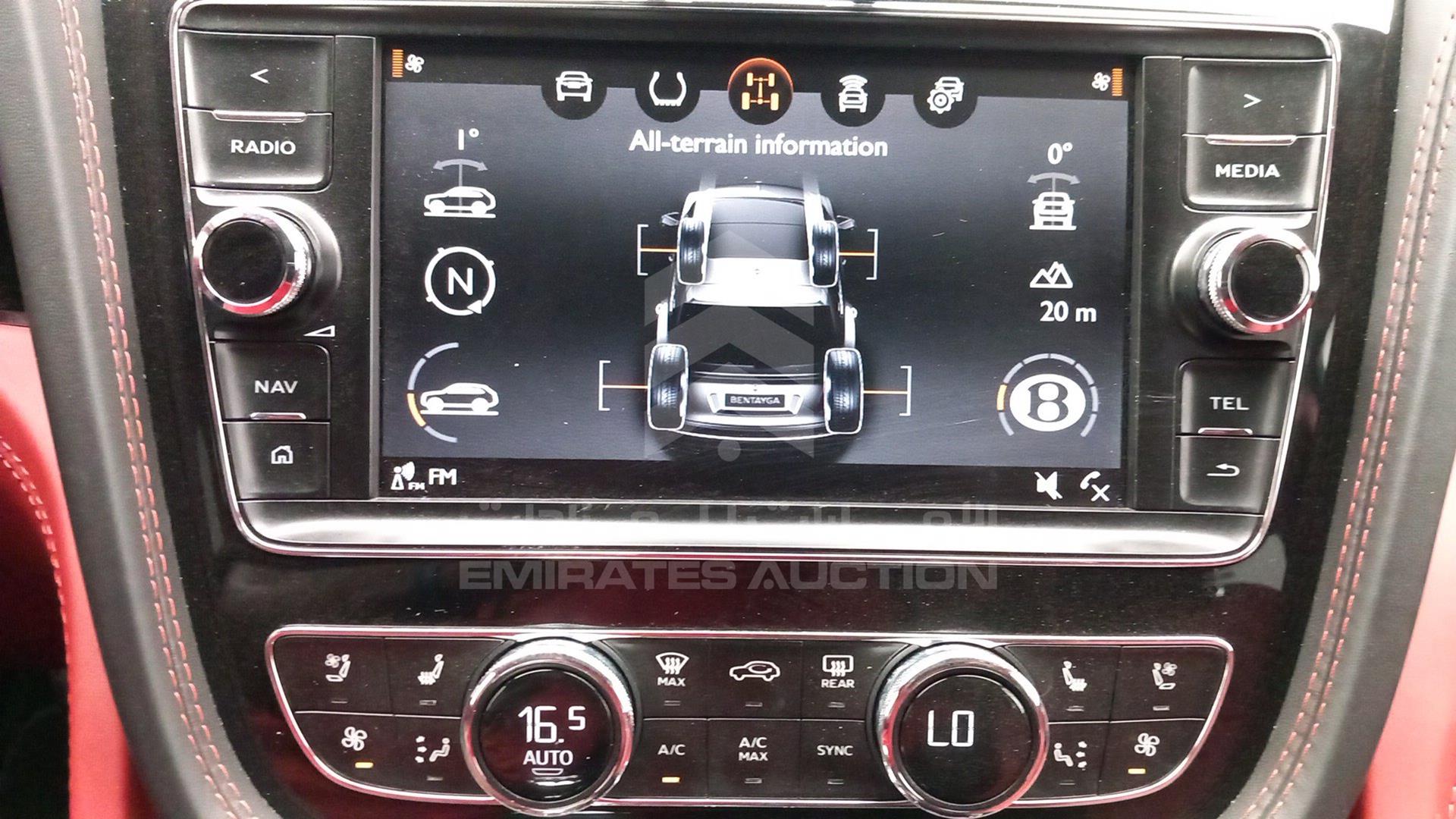 2017 BENTLEY BENTAYGA VIN: SJAAB1ZV3HC016529