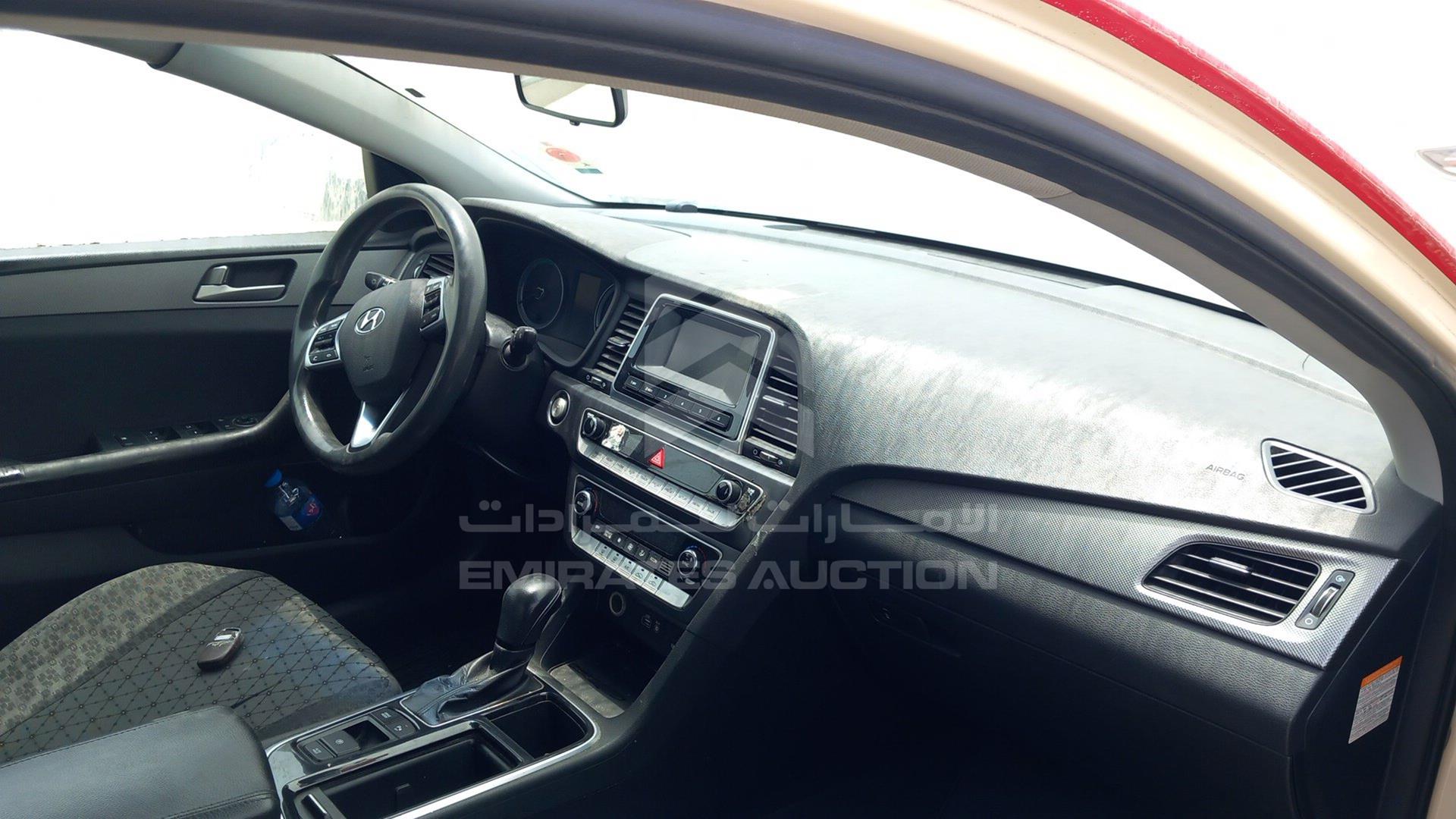 2019 HYUNDAI SONATA VIN: KMHE24132KA092933