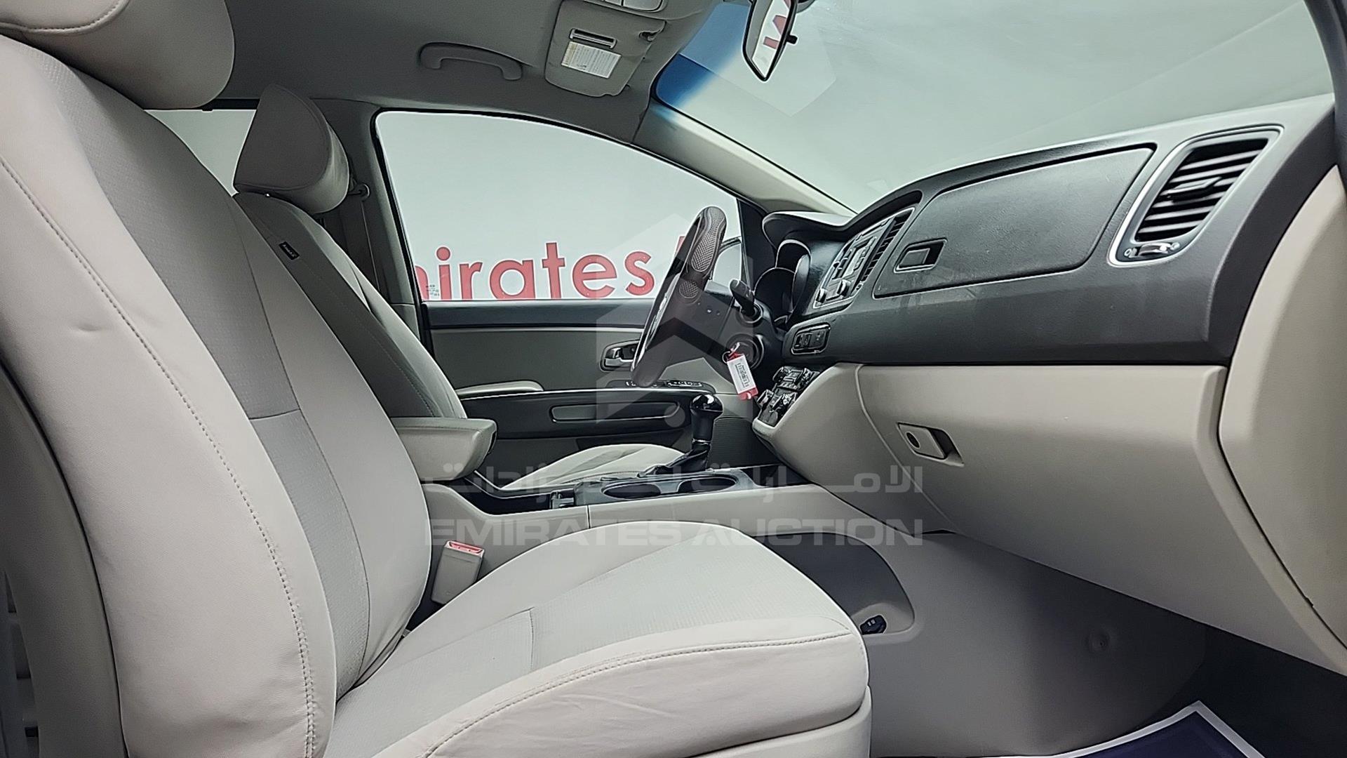 2016 KIA SEDONA VIN: KNDMA5C18G6118093