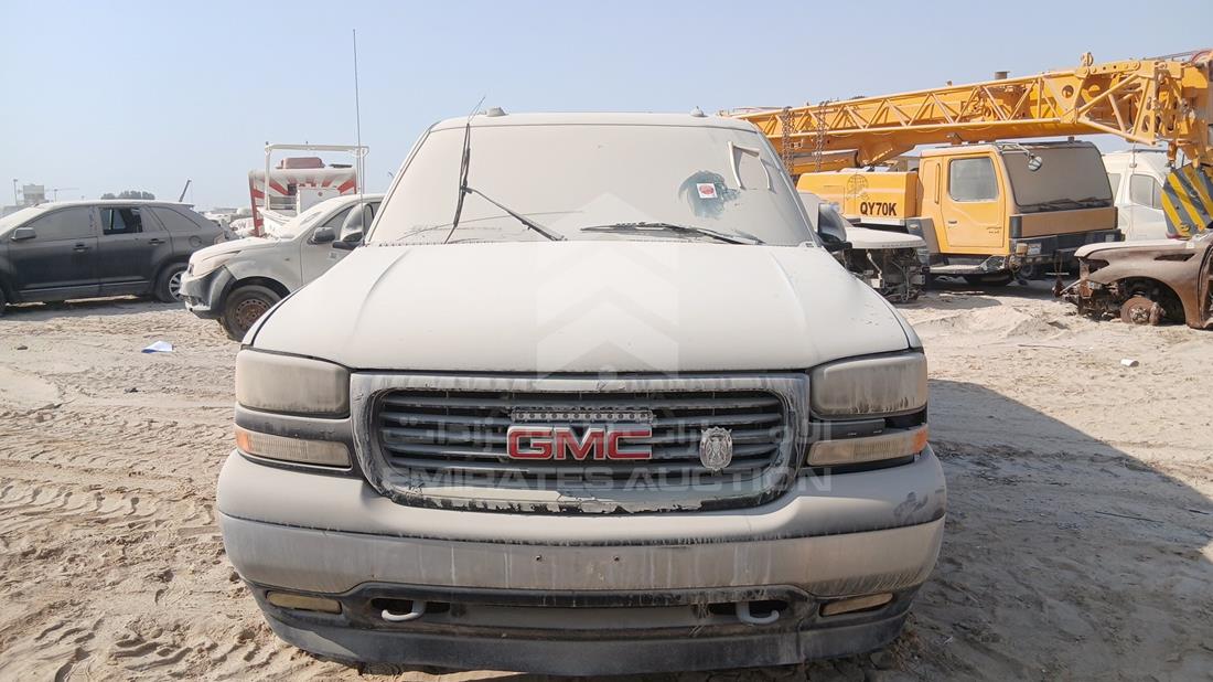 2005 GMC Yukon — Full Front View — Photo 1