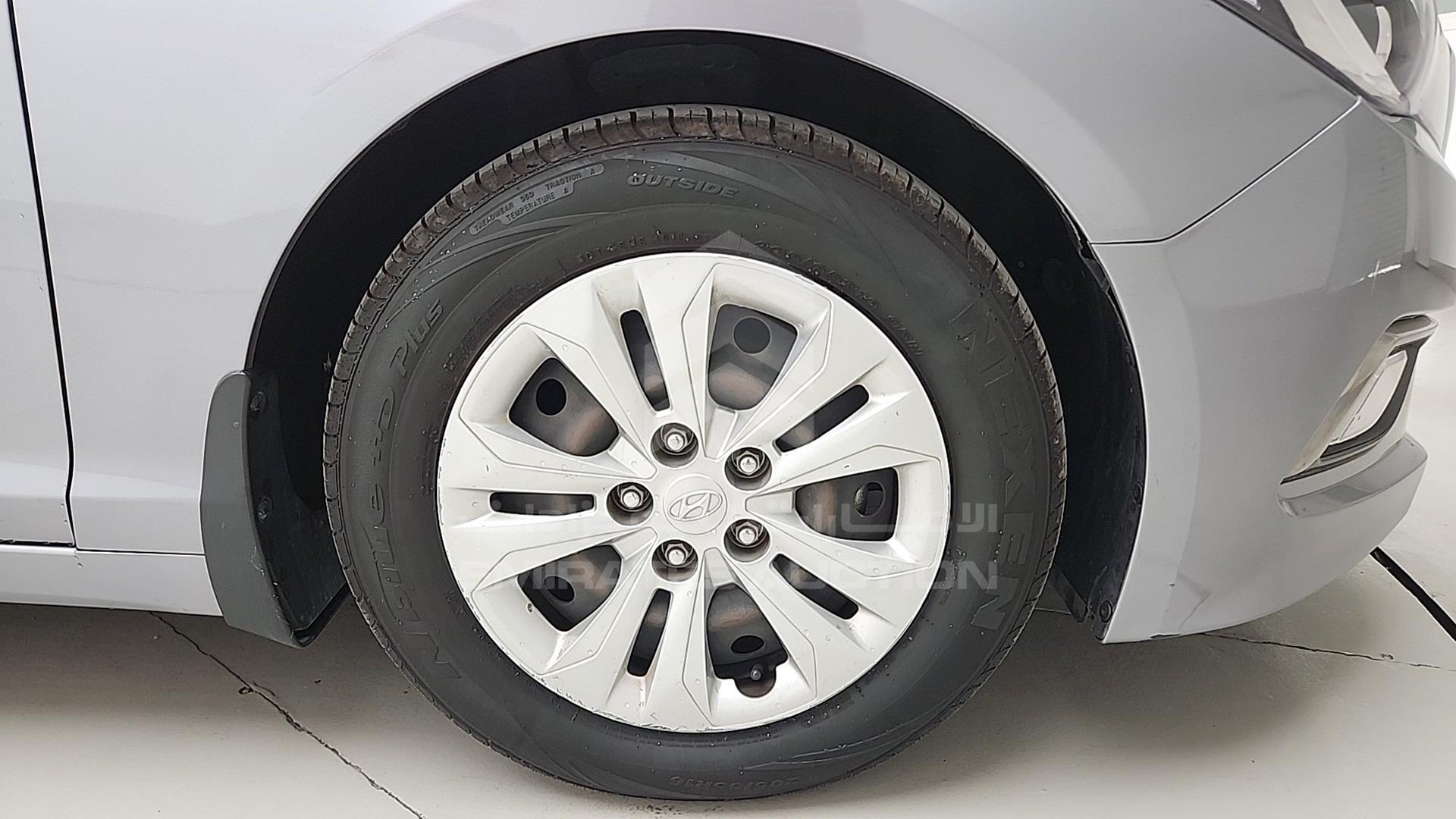 2015 HYUNDAI SONATA VIN: KMHE241G3FA055916