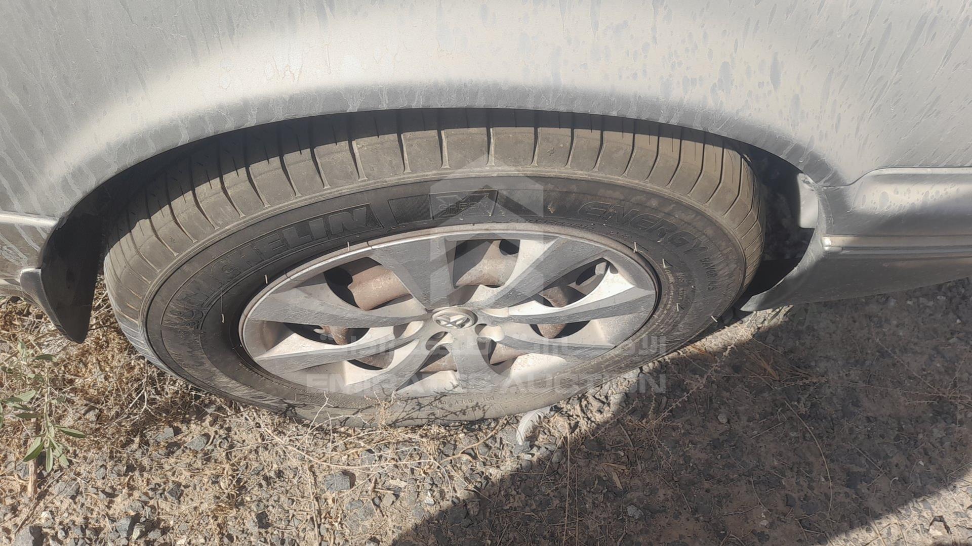 2000 TOYOTA CAMRY VIN: JT2BG22K6Y0512946