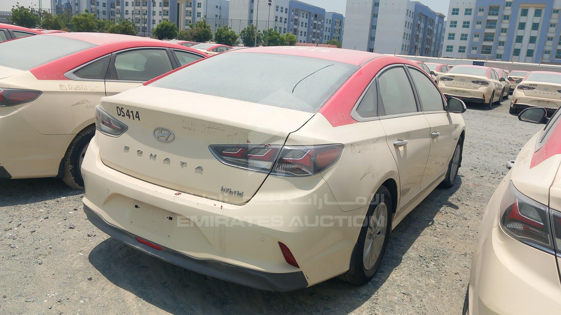 2018 HYUNDAI SONATA VIN: KMHE24136JA082064