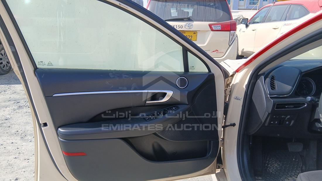 2021 Hyundai Sonata Hybrid — Front Left Door — Photo 11