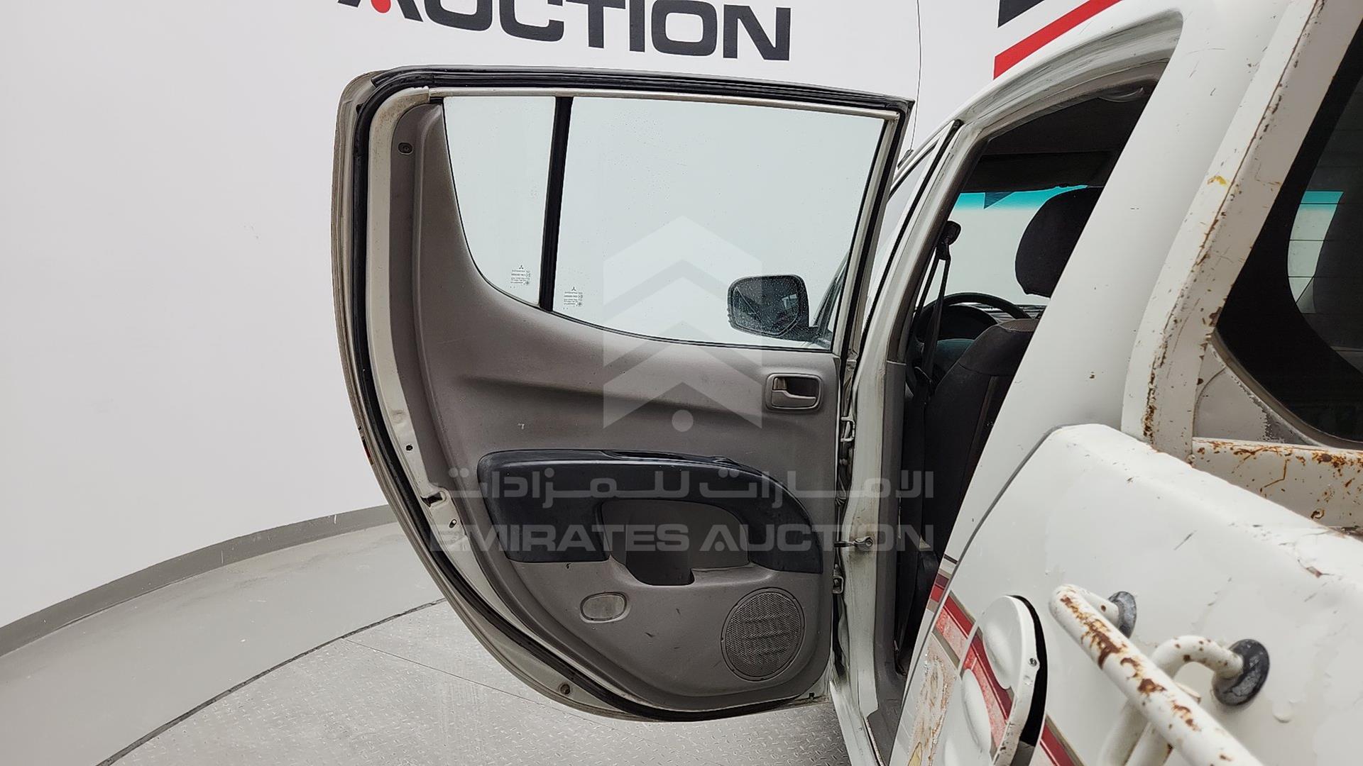 2012 MITSUBISHI L 200 VIN: MMBJNKA50CD022926