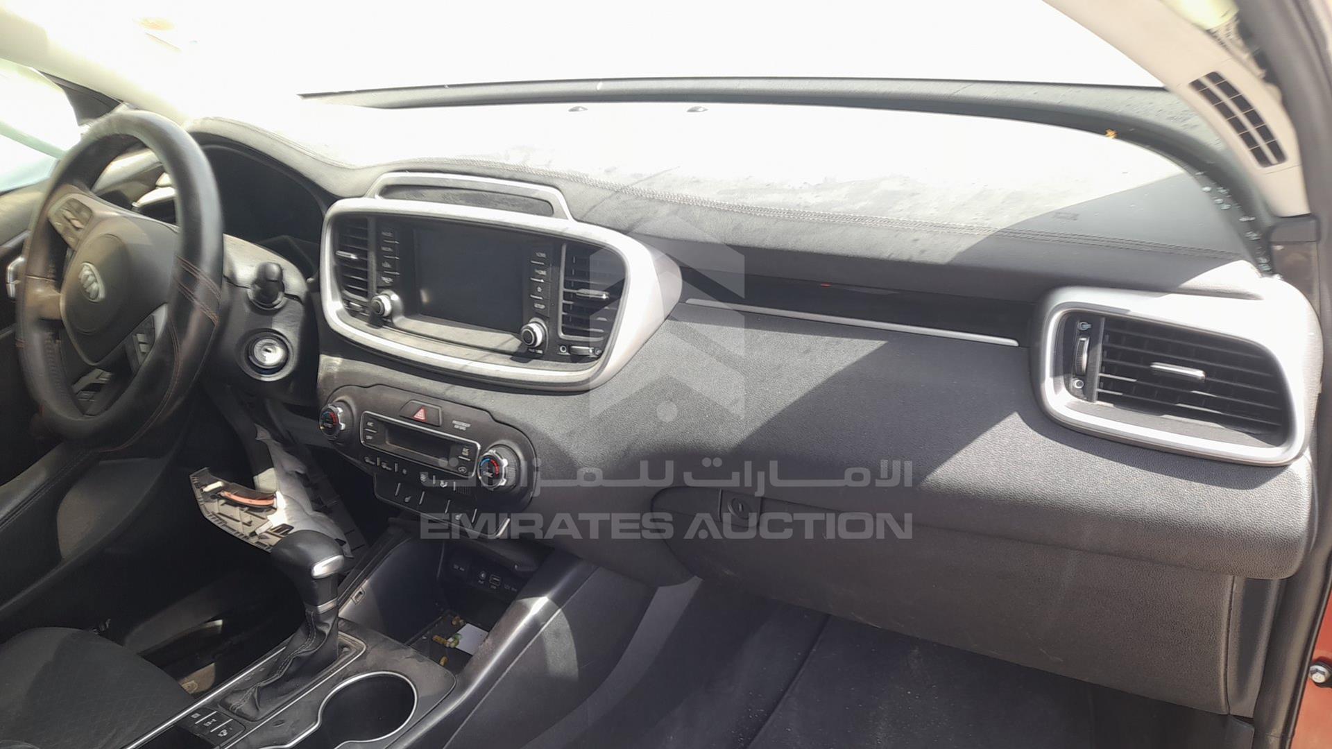 2019 KIA SORENTO VIN: 5XYPGDA54KG587151