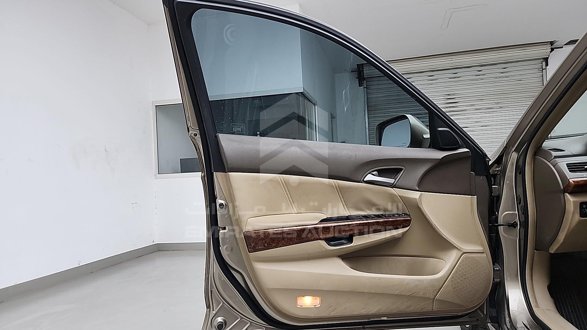 2009 HONDA ACCORD VIN: JHMCP26719C403276