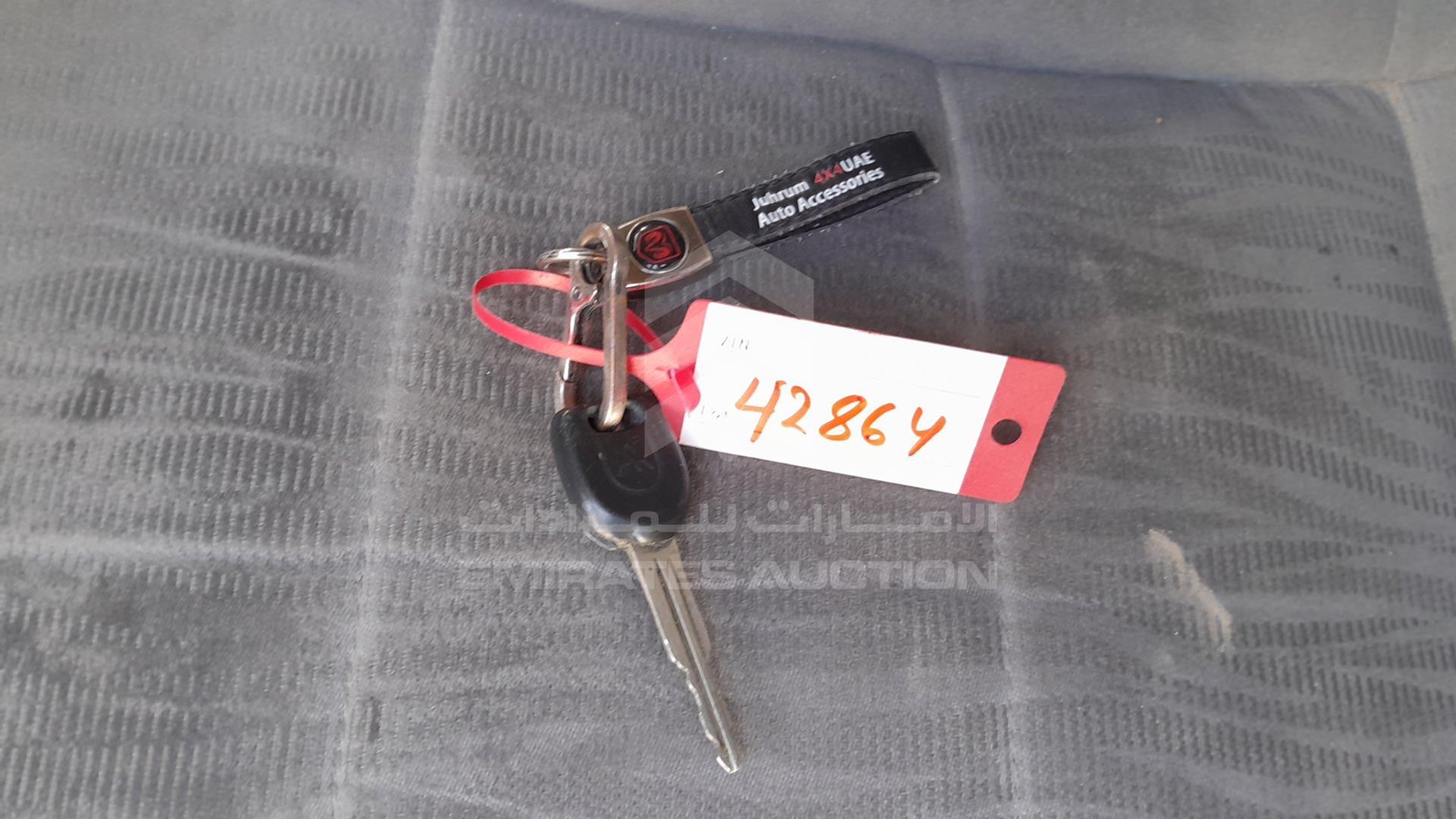 2004 MITSUBISHI PAJERO VIN: JE4MR62R04J702153