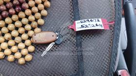 2001 Toyota Corolla — Keys — Photo 6 — Thumbnail