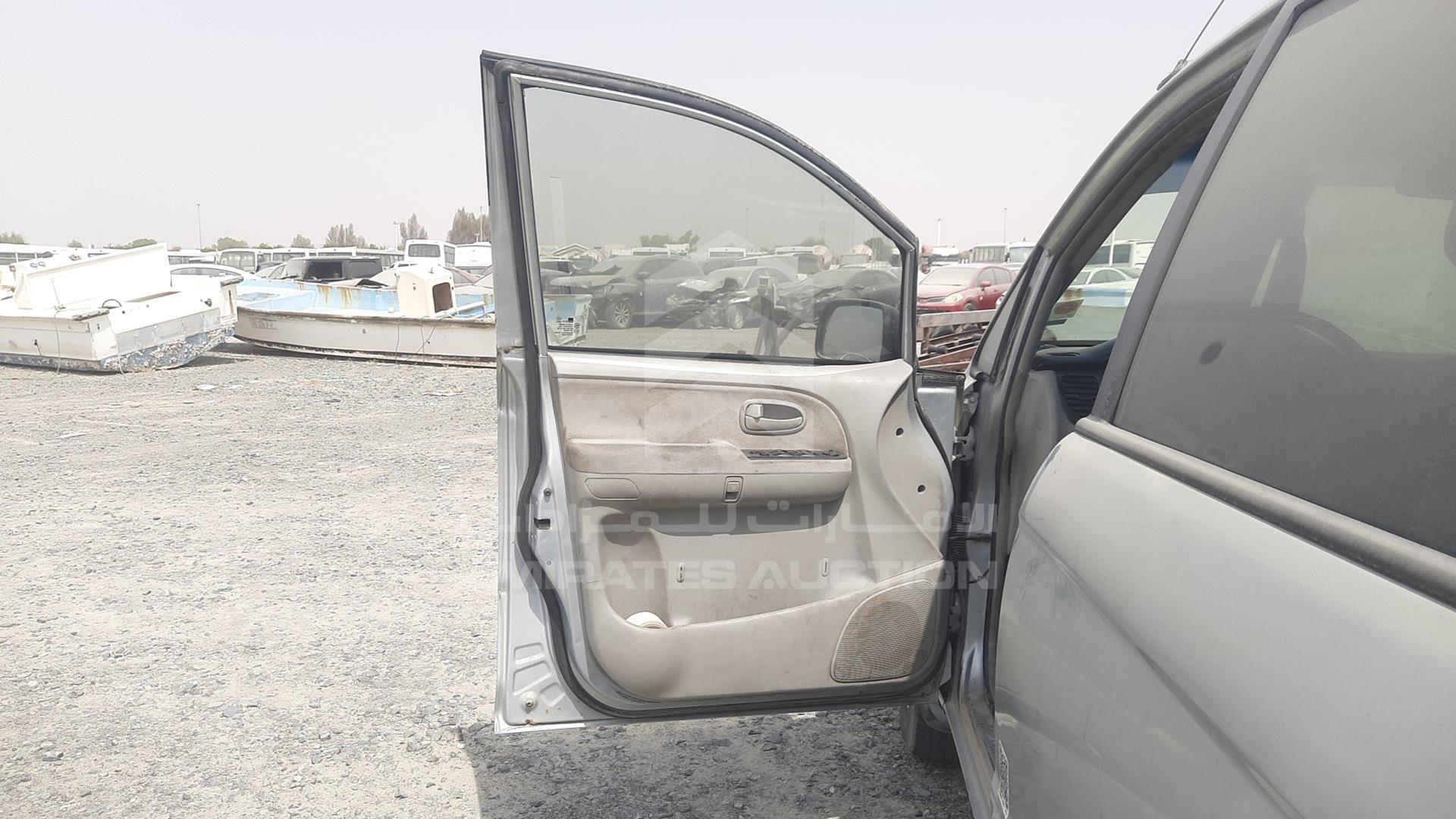 2006 HYUNDAI TRAJET VIN: KMHMG81CX6U277143