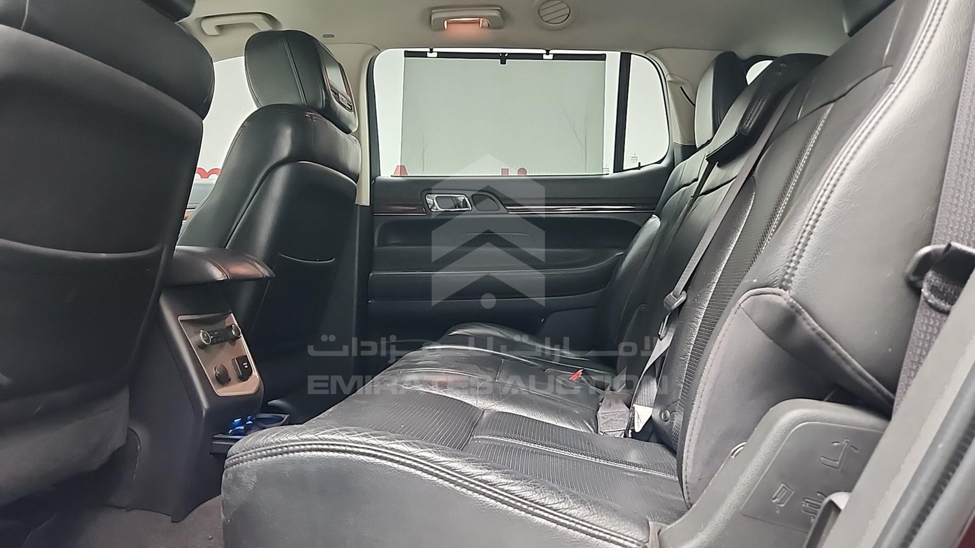 2011 LINCOLN MKT VIN: 2LMHJ5AT8BBJ52048
