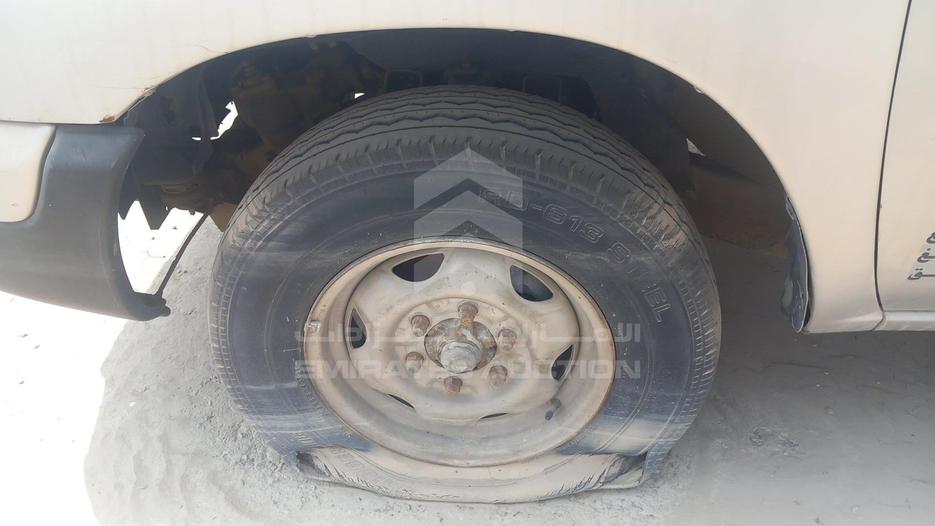 2004 NISSAN 2400 VIN: JN6DD23S14X156153