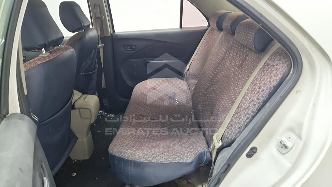 تويوتا ياريس 2008 — زاوية الراكب الخلفي اليسرى — صورة 21