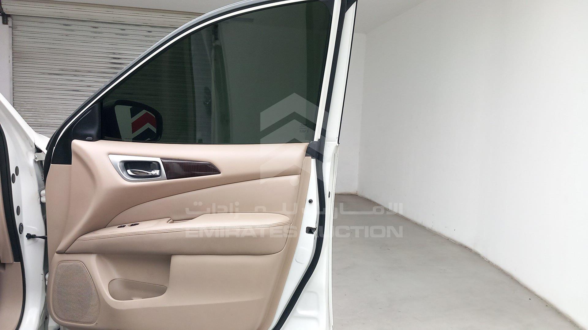 2015 NISSAN PATHFINDER VIN: 5N1AR2MM2FC701287