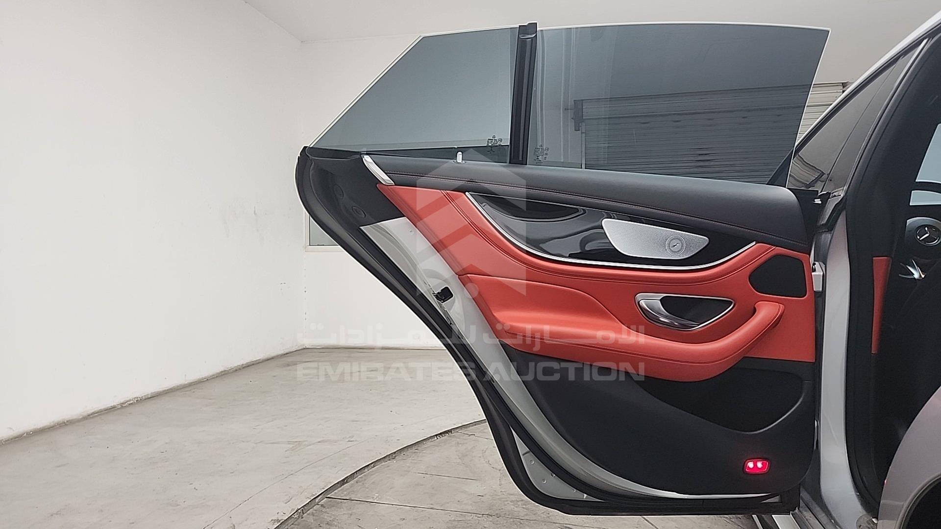 2019 MERCEDES GT 43 AMG VIN: WDD7X5JB8KA007031
