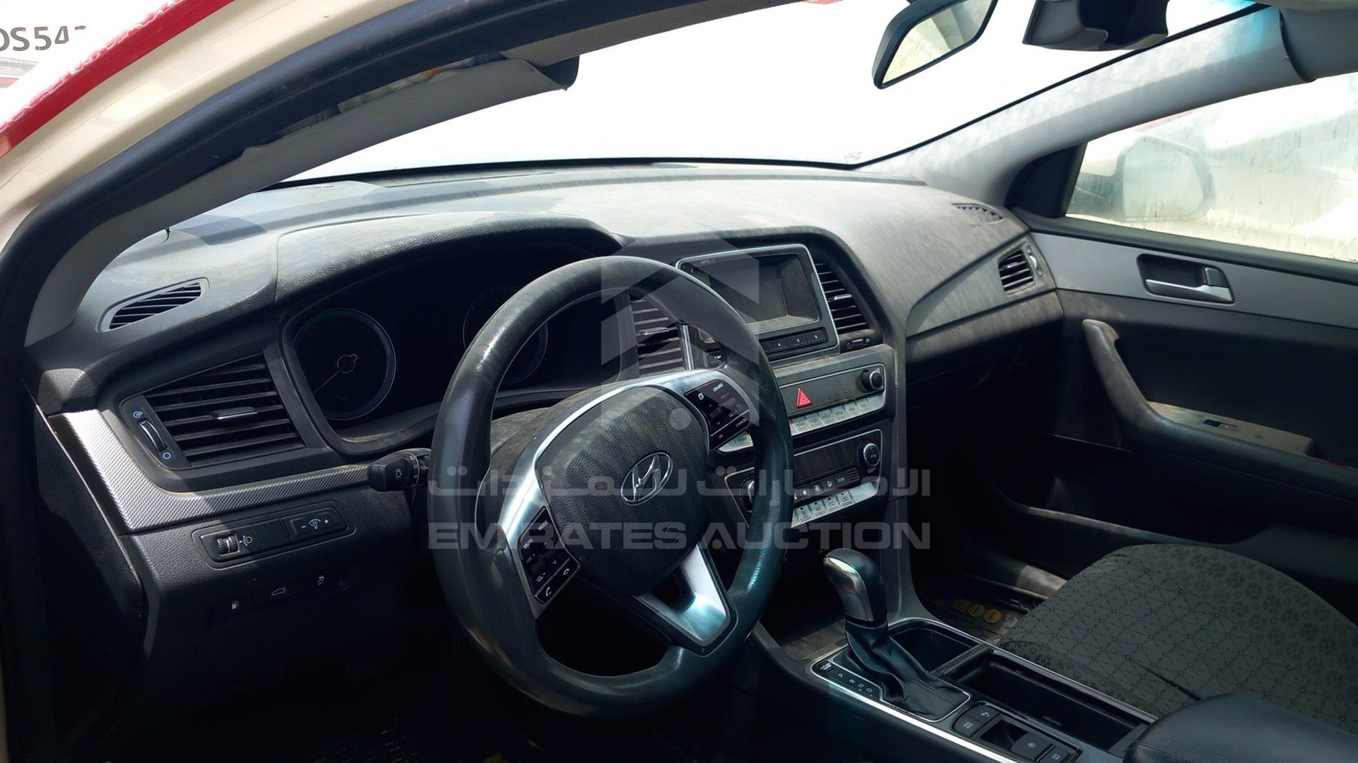 2019 HYUNDAI SONATA VIN: KMHE24135KA092943
