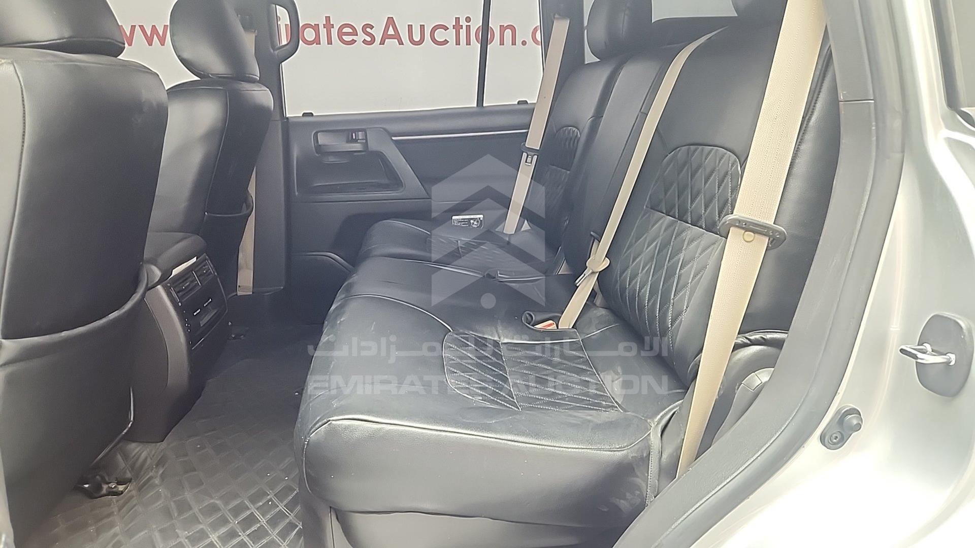 2011 TOYOTA LAND CRUISER VIN: JTMHT09J2B5089386