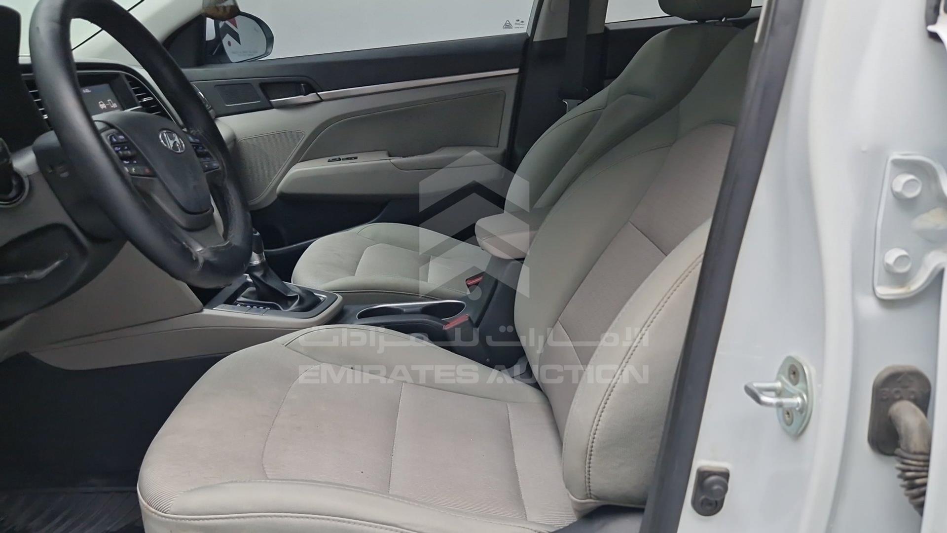 2017 HYUNDAI ELANTRA VIN: 5NPD84LF6HH058582
