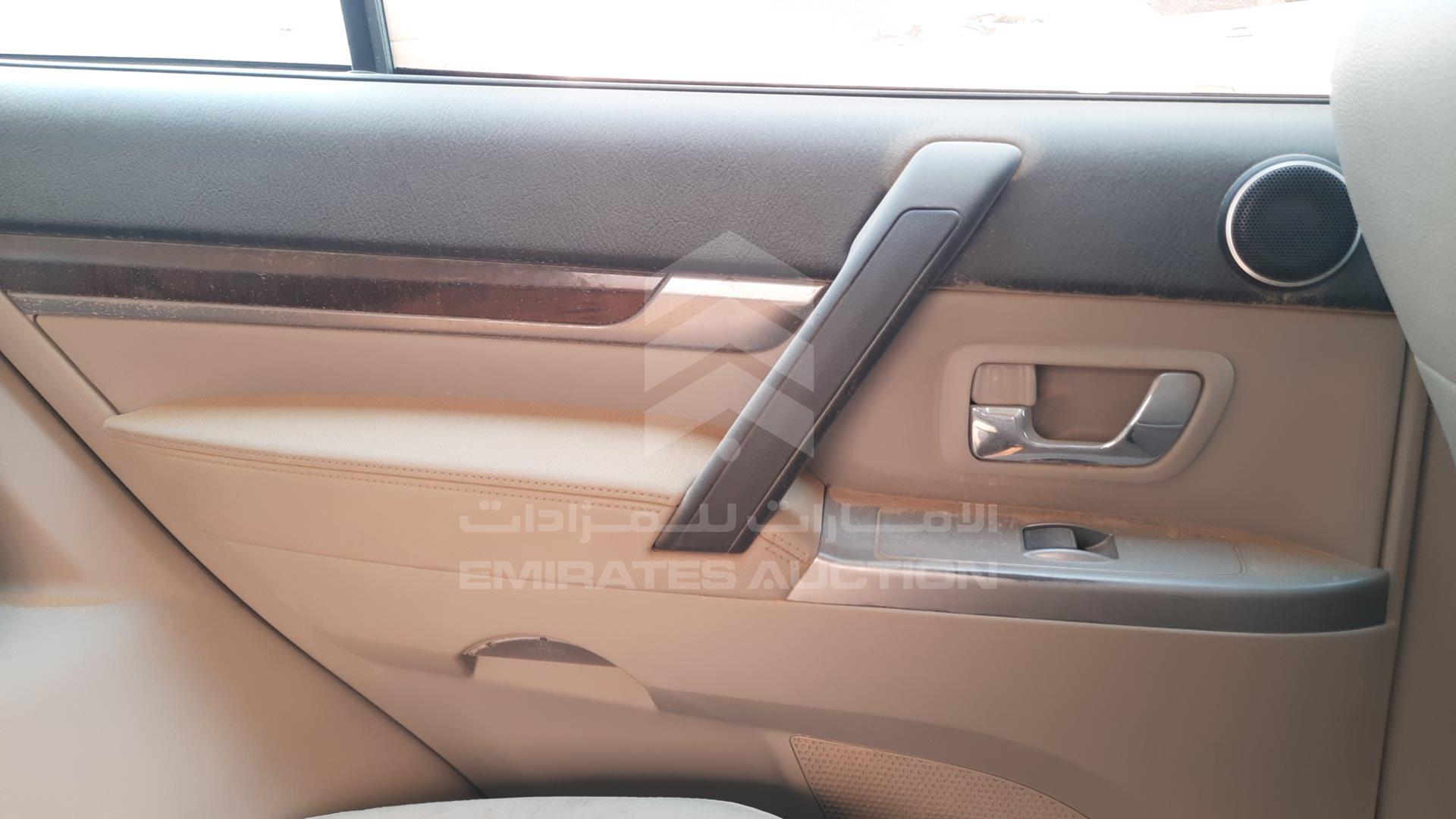 2014 MITSUBISHI PAJERO VIN: JMYLRV95WEJ707696