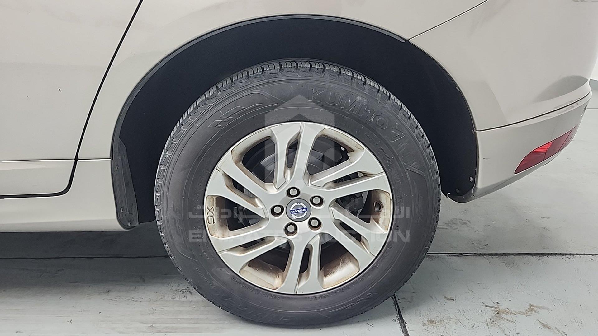 2014 VOLVO XC 60 VIN: YV147HDZ1E2559227