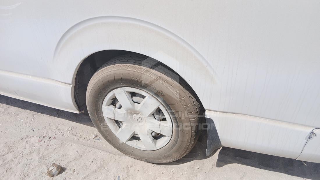 2005 Toyota Hiace — Rear Left Tyre — Photo 31