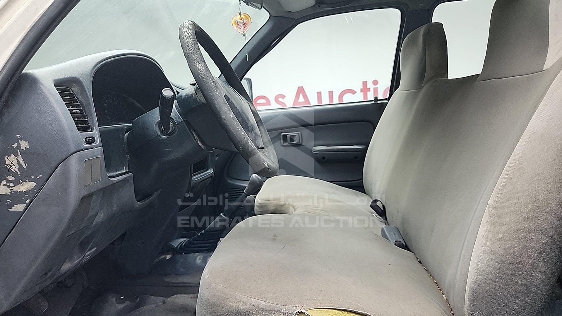 2005 TOYOTA HILUX VIN: JTFDM626150033601