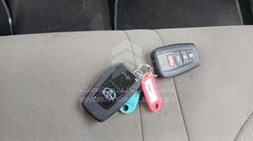 2024 Toyota Camry — Keys — Photo 4 — Thumbnail