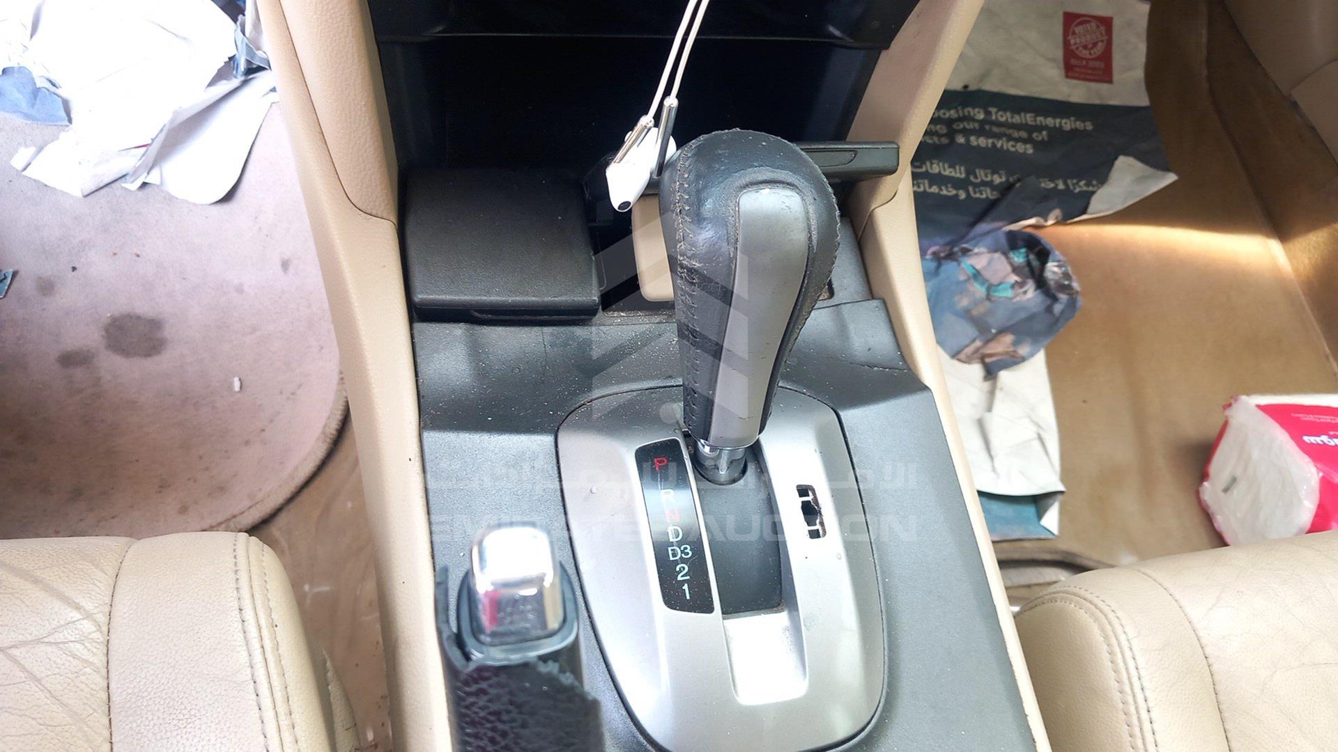 2011 HONDA ACCORD VIN: JHMCP3673BC400200