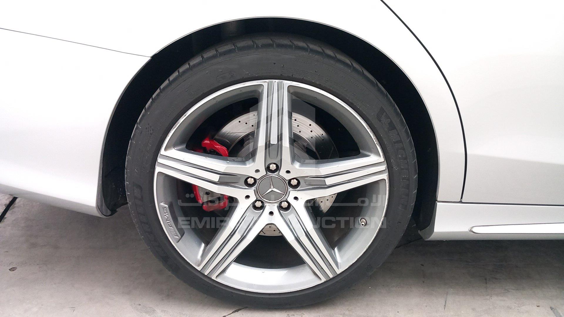 2015 MERCEDES S 63 AMG VIN: WDDUG7JB7FA074434