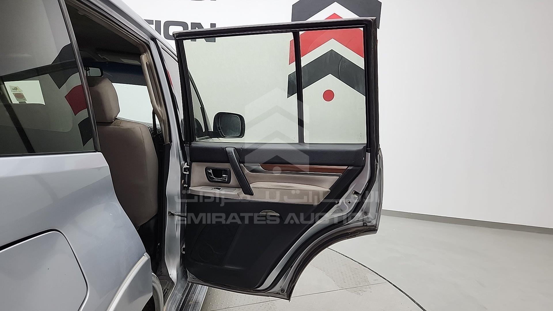 2007 MITSUBISHI PAJERO VIN: JMYLRV93W7J708656