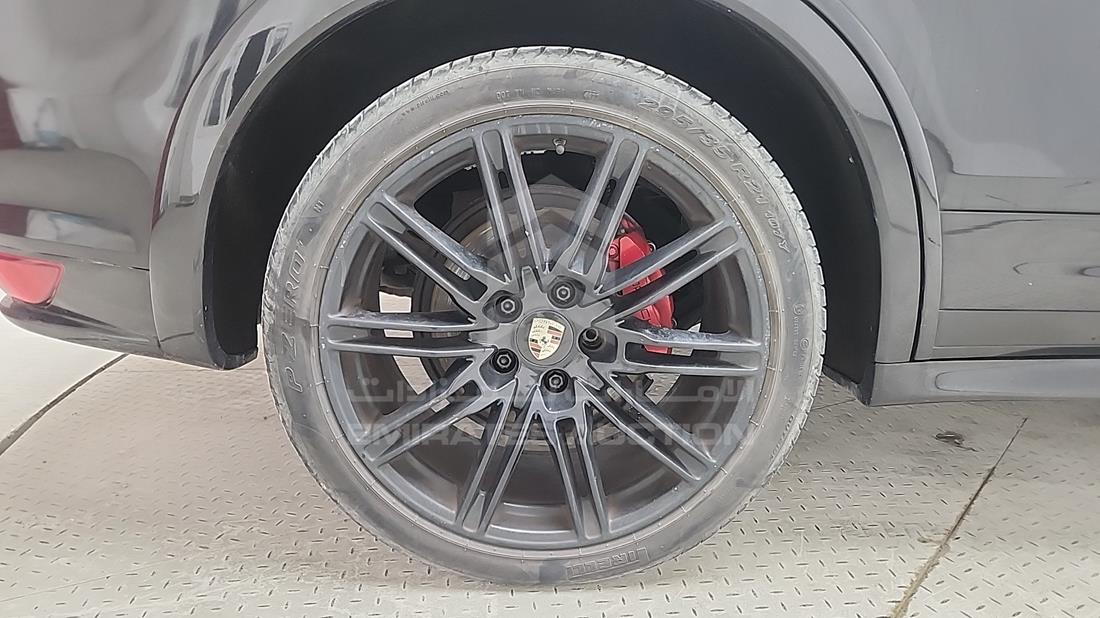 2013 Porsche Cayenne — Rear Right Tyre — Photo 34