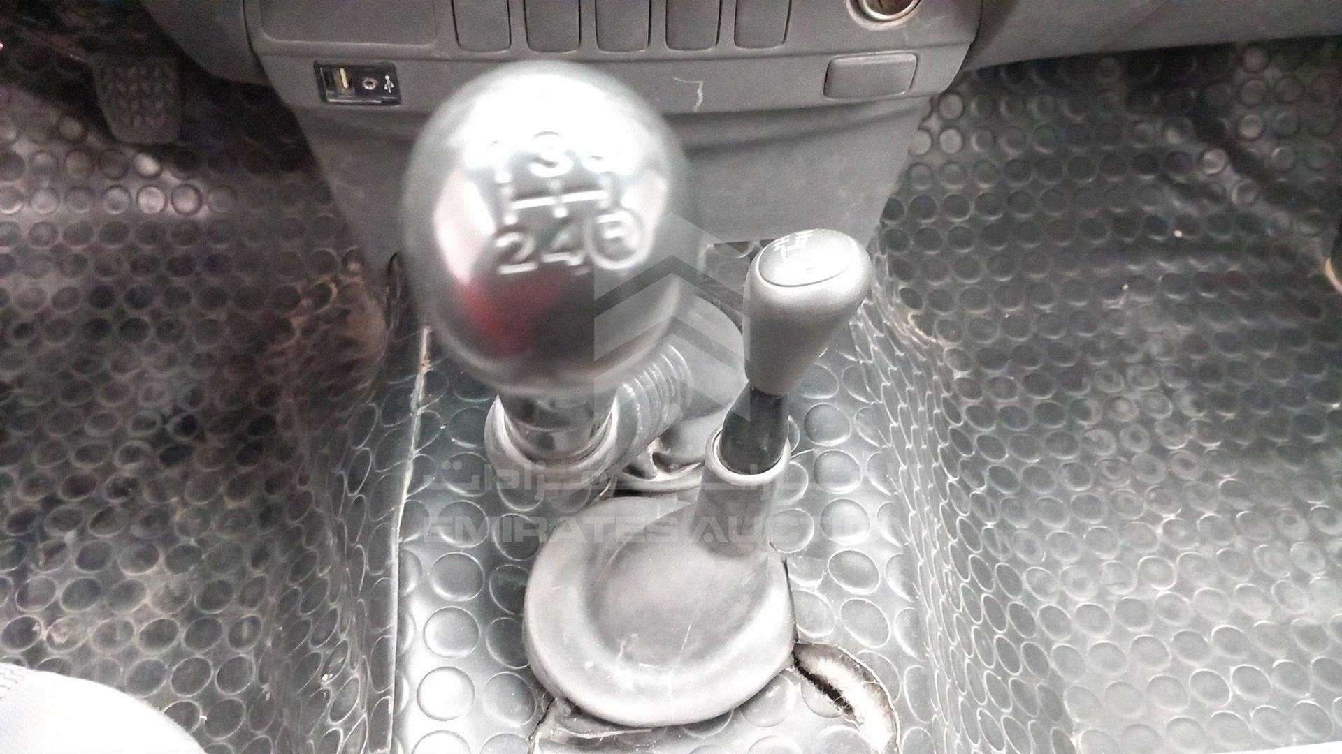 2013 TOYOTA HILUX VIN: MR0FX22G6D1362900