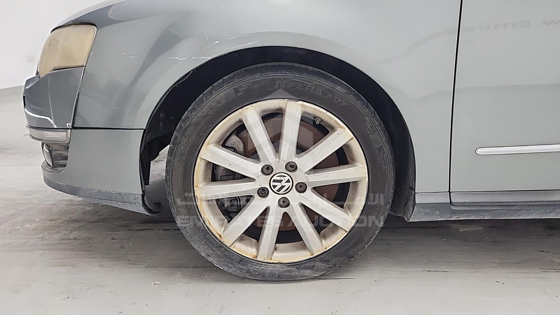 2009 VOLKSWAGEN PASSAT VIN: WVWCR23C59P000245