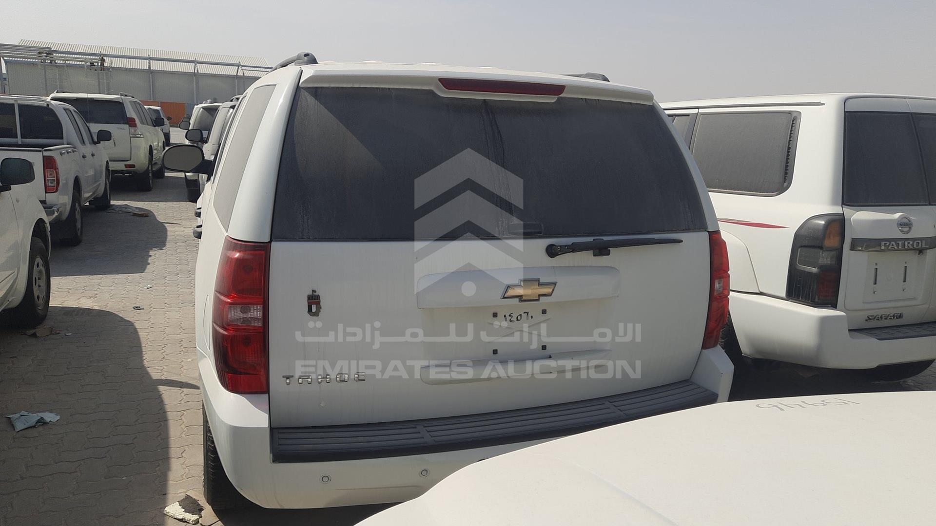 2010 CHEVROLET TAHOE VIN: 1GNUKAE02AR264285