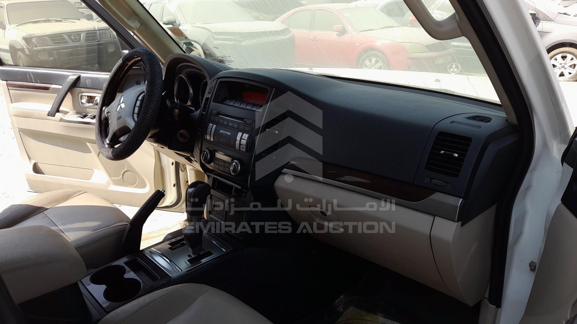 2014 MITSUBISHI PAJERO VIN: JMYLRV95WEJ705109