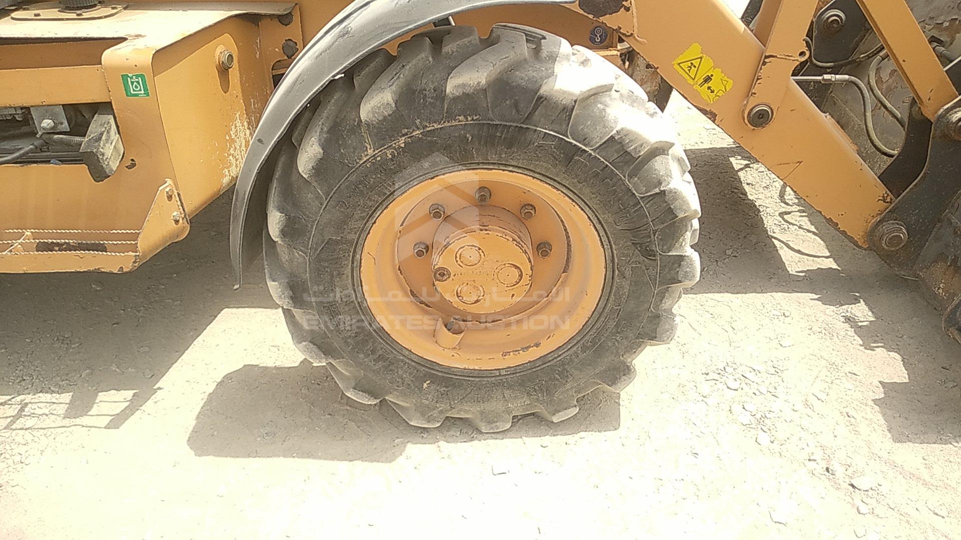 2013 CASE 580 T VIN: FNH0580TNCHH04147