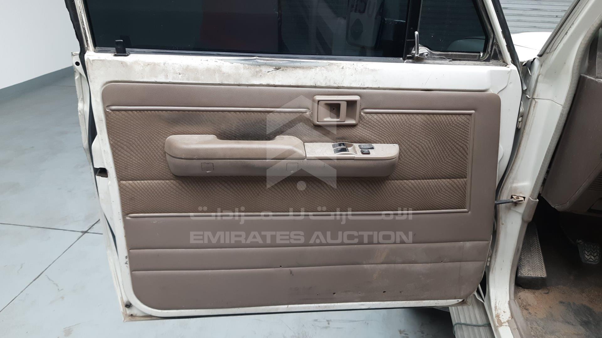 2014 TOYOTA LAND CRUISER VIN: JTFLU73J4E4553353