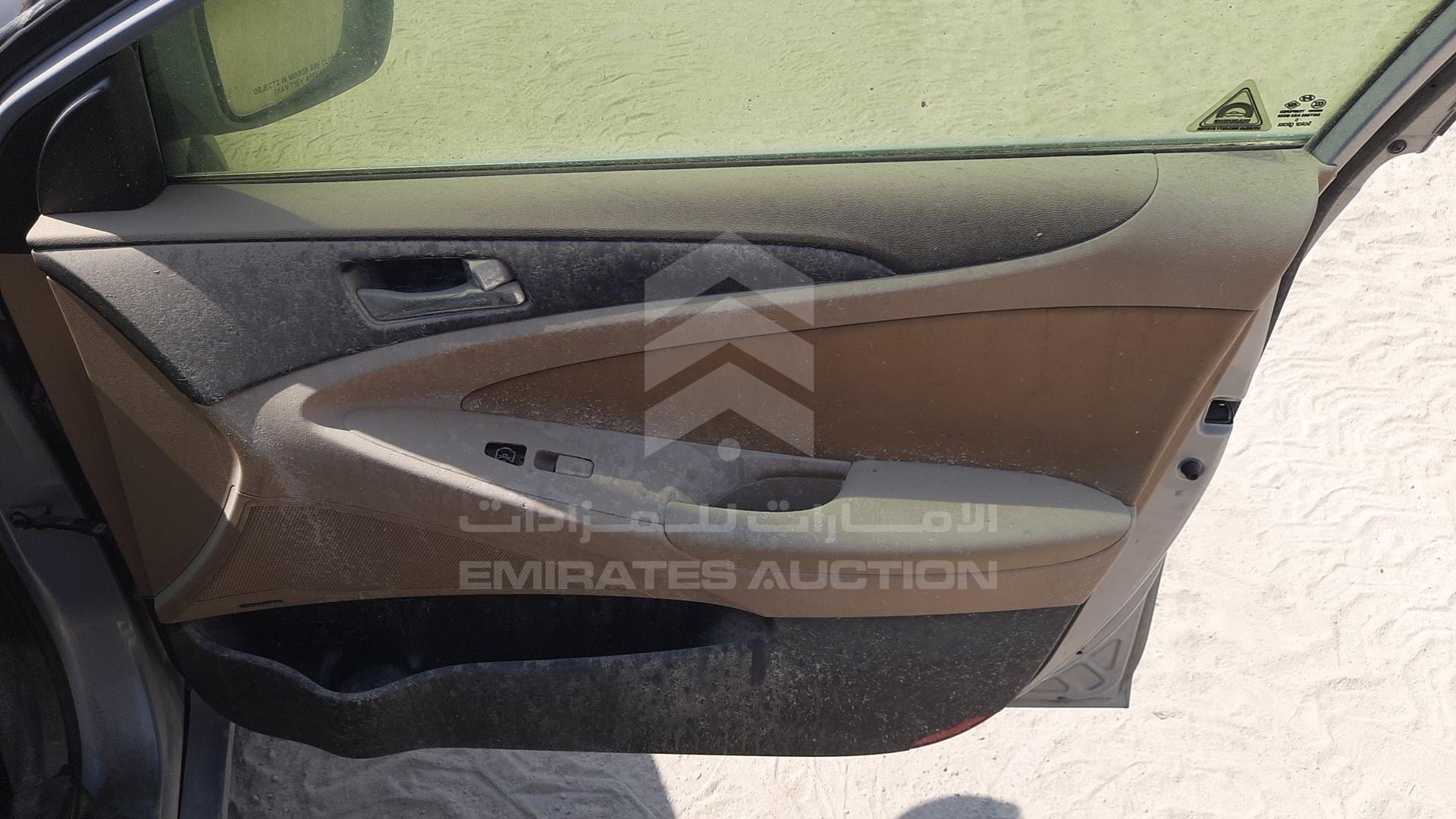 2011 HYUNDAI SONATA VIN: 5NPEB4AC4BH136010