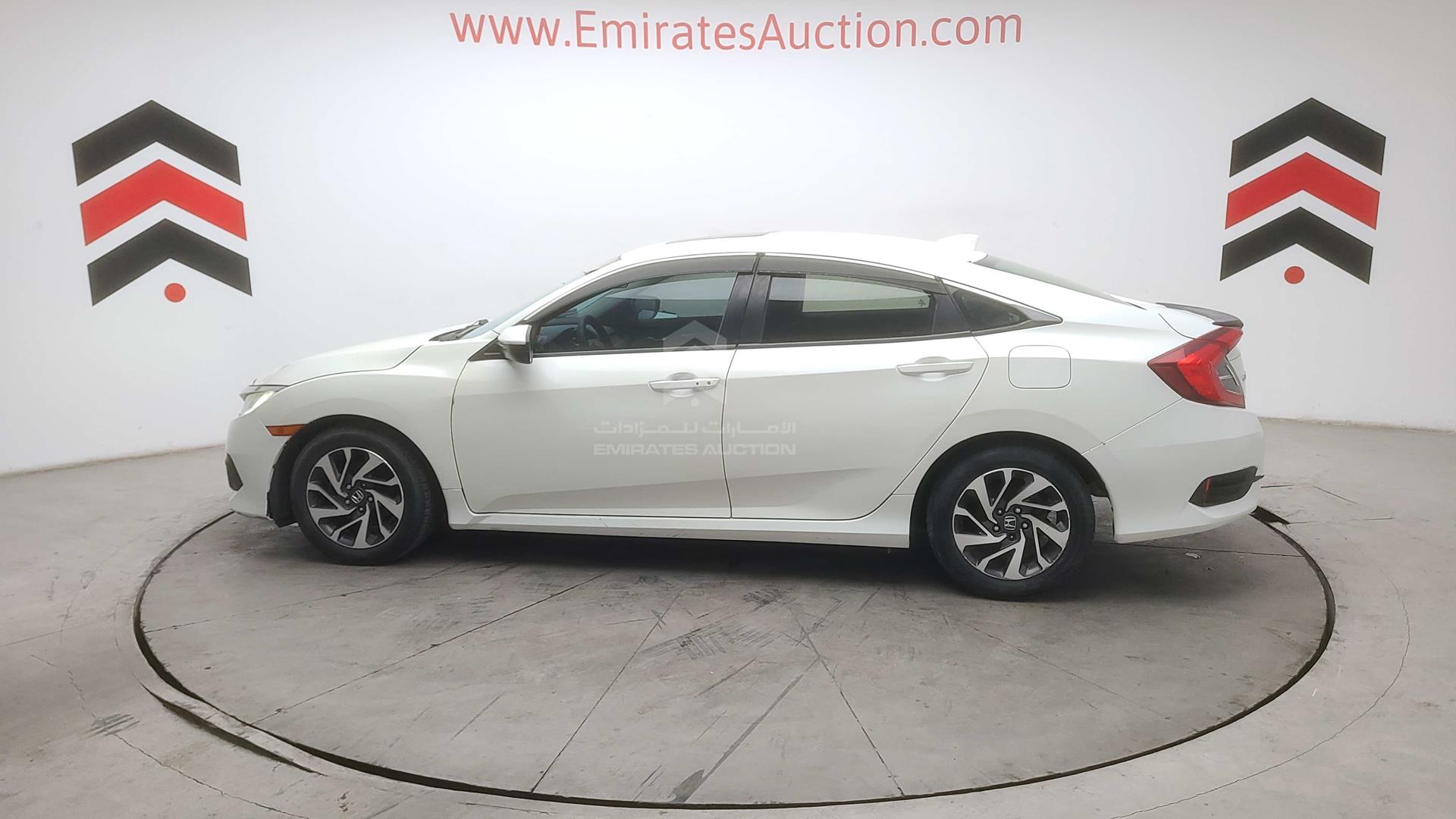2018 HONDA CIVIC VIN: 2HGFC2F72JH501715