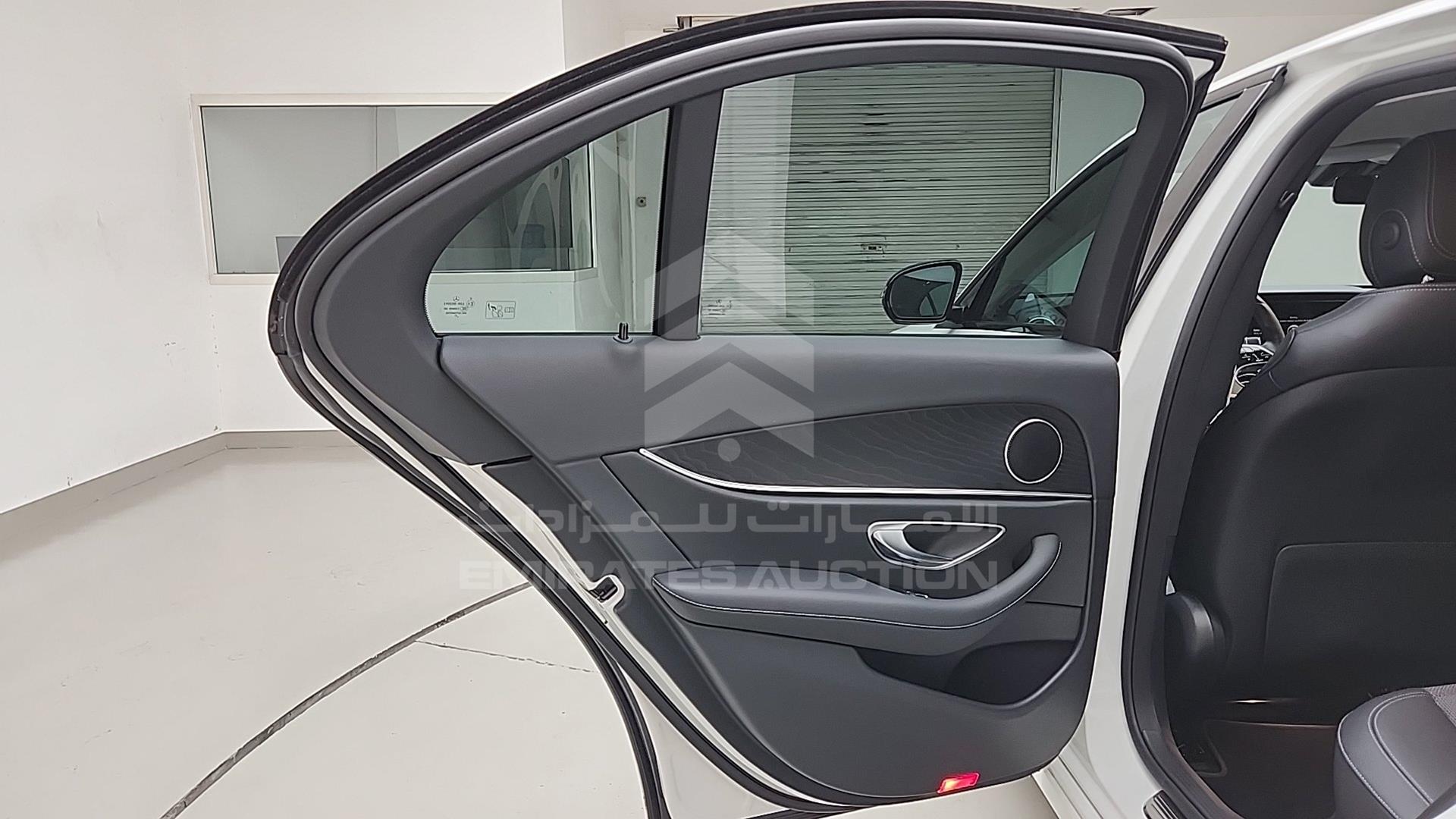2022 MERCEDES E220 D VIN: W1K2130041B007348