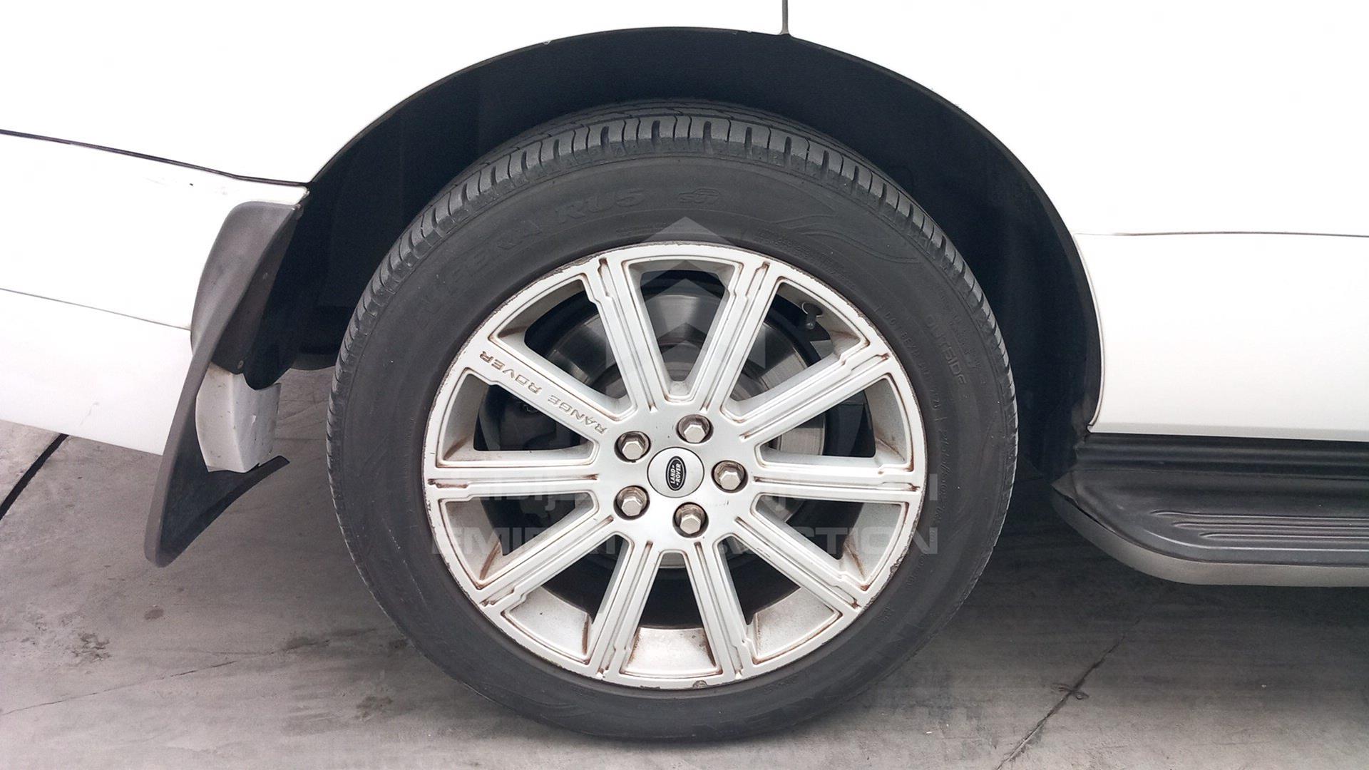 2011 RANGE ROVER VOGUE VIN: SALLMAME4BA346562