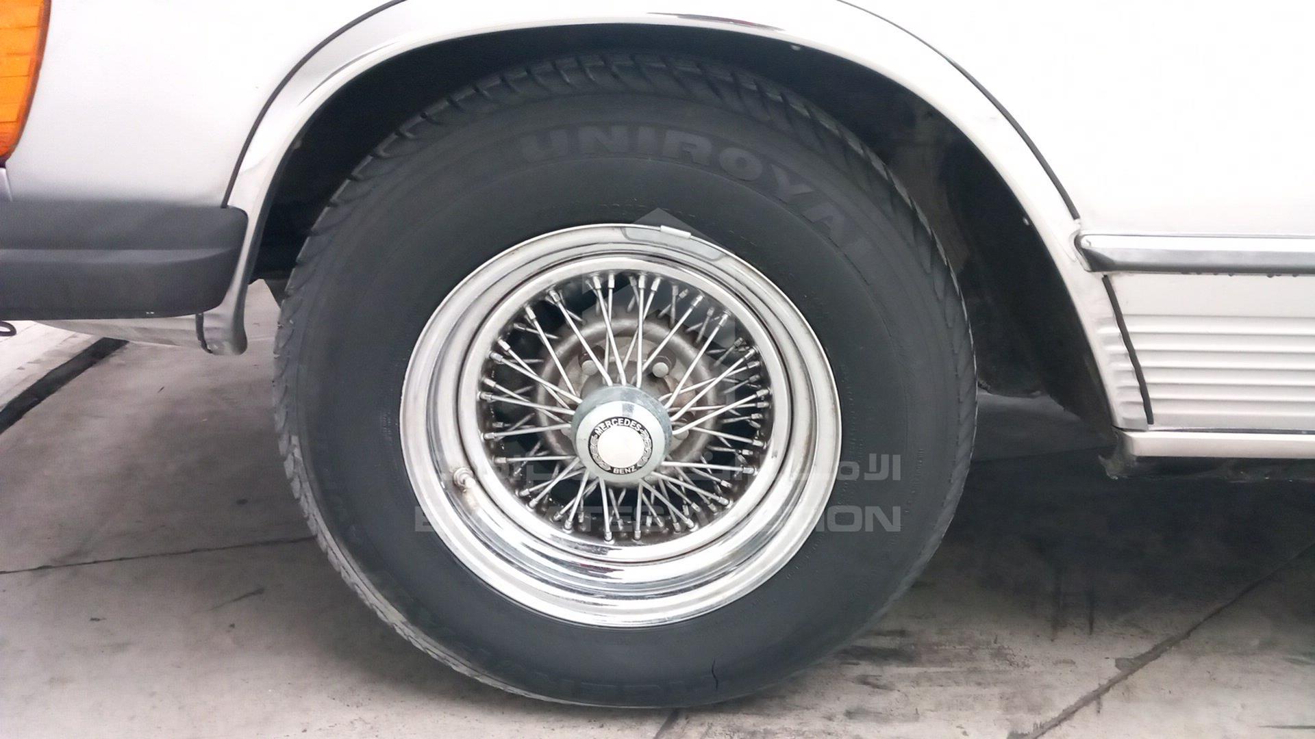 1975 MERCEDES SLC 450 VIN: 10702412011063
