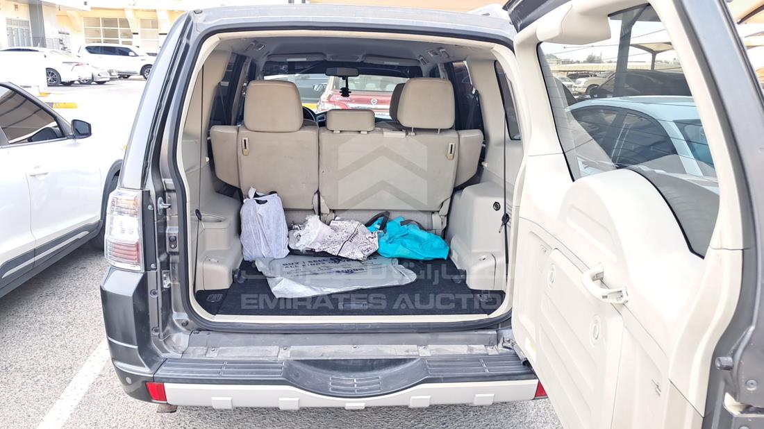 2017 Mitsubishi Pajero — Trunk Interior View — Photo 20