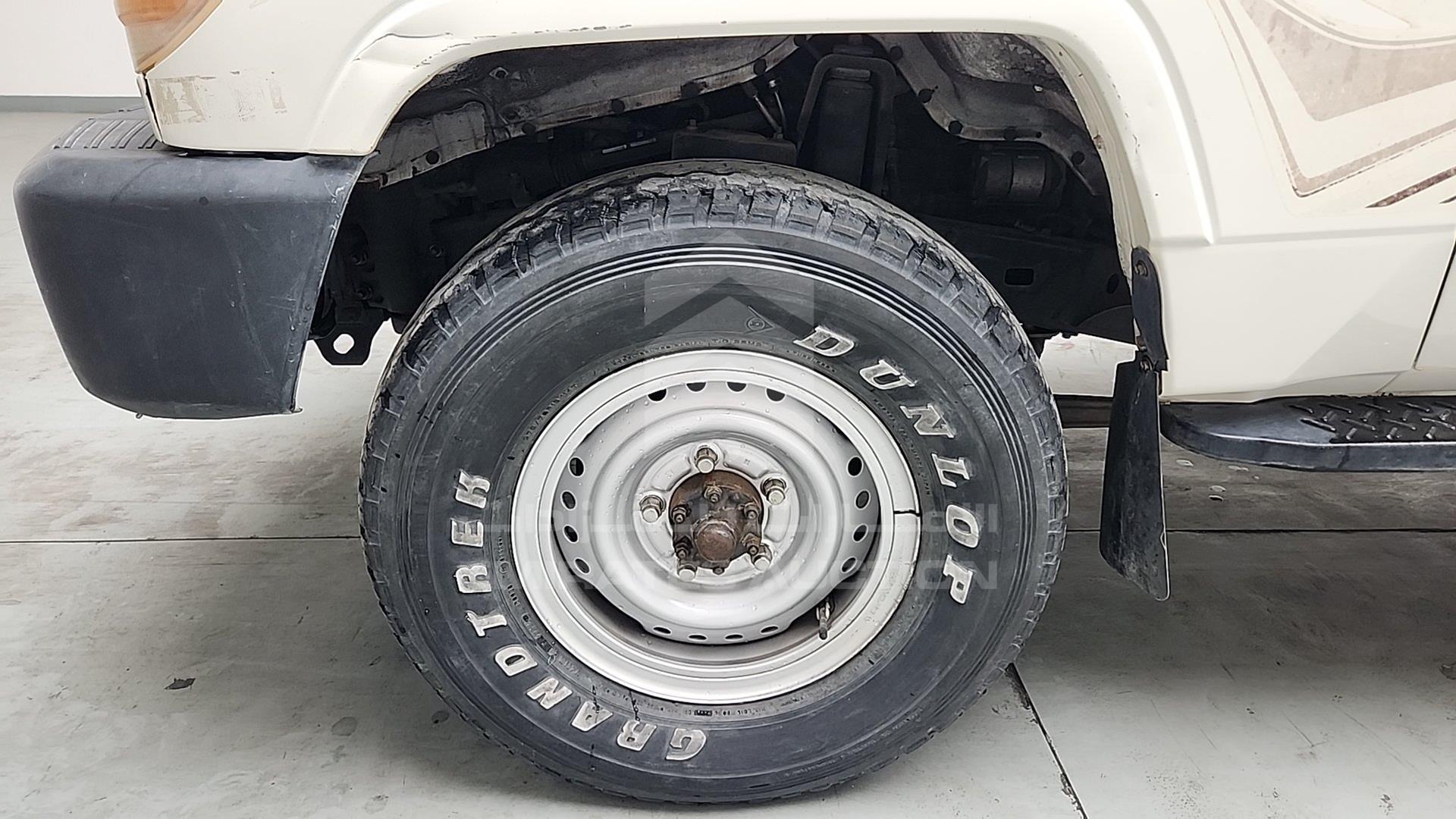 2008 TOYOTA LAND CRUISER PICKUP VIN: JTFLJ71J888015795
