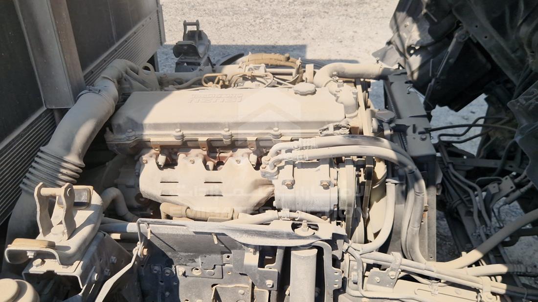 2013 Isuzu NMR — Engine Bay — Photo 26