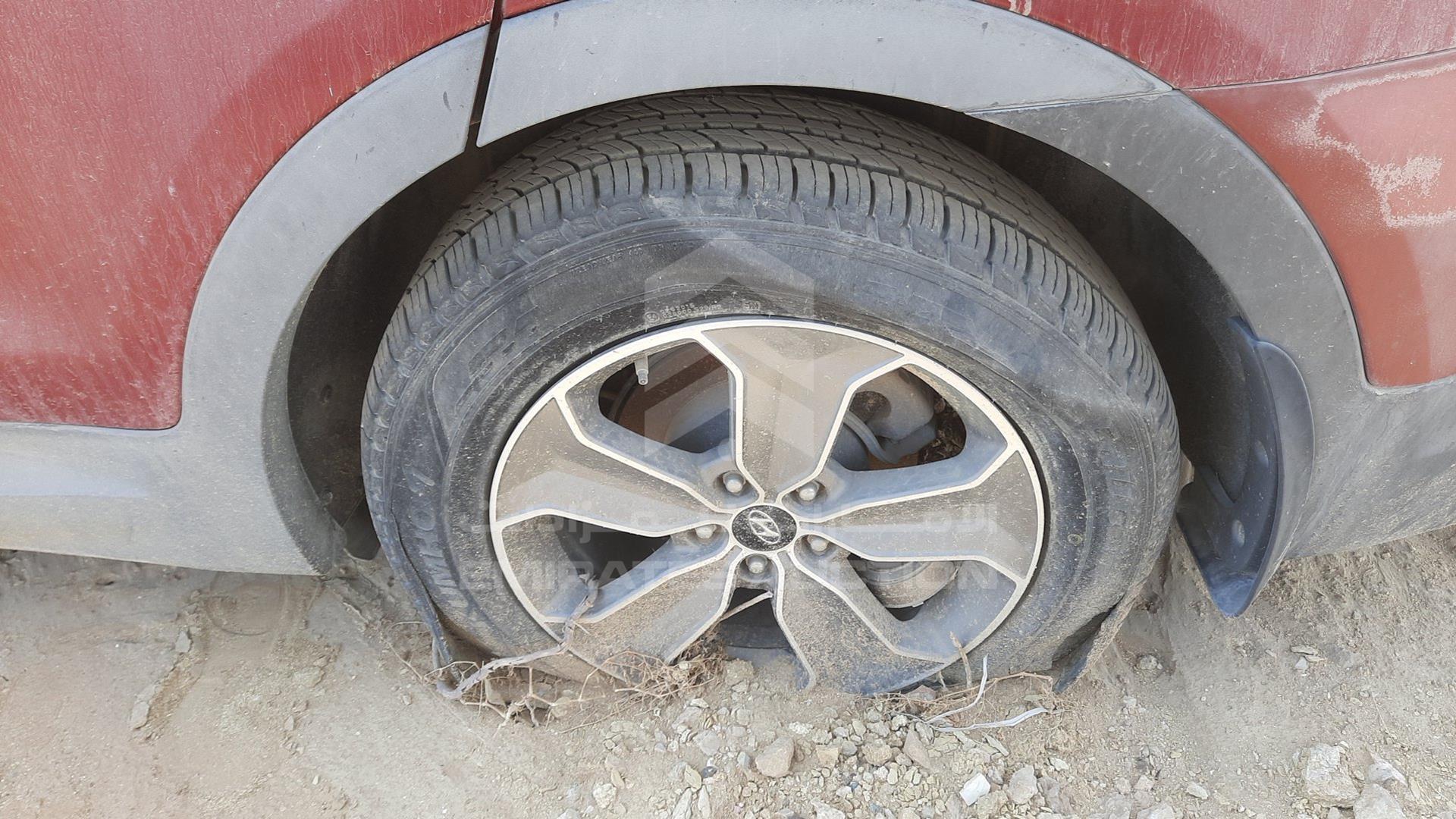 2015 HYUNDAI SANTA FE VIN: KMHSM81EXFU079194